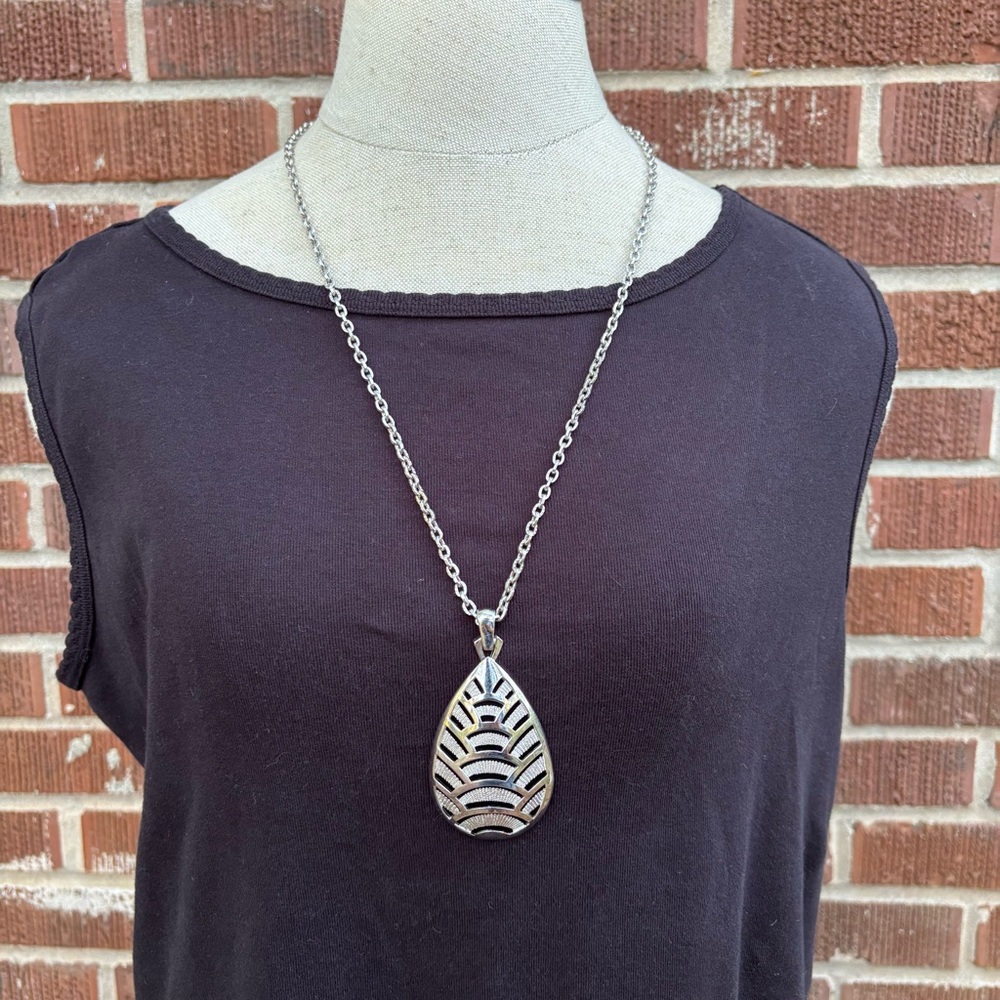 TRIFARI Crown Trifari Modernist Silver tone statment Pendant Necklace 3 in - Picture 2 of 6